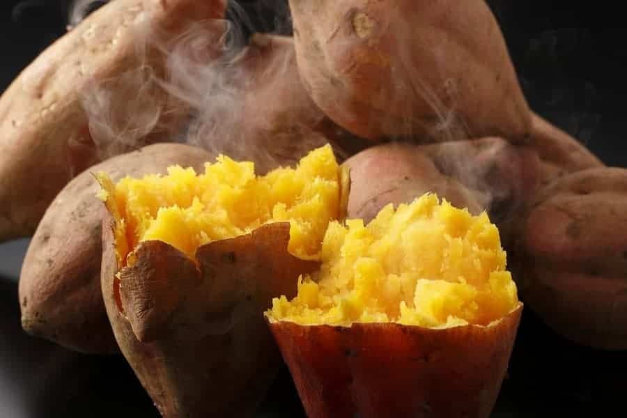 Giai ma giac mo thay khoai lang thi nen danh so nao?