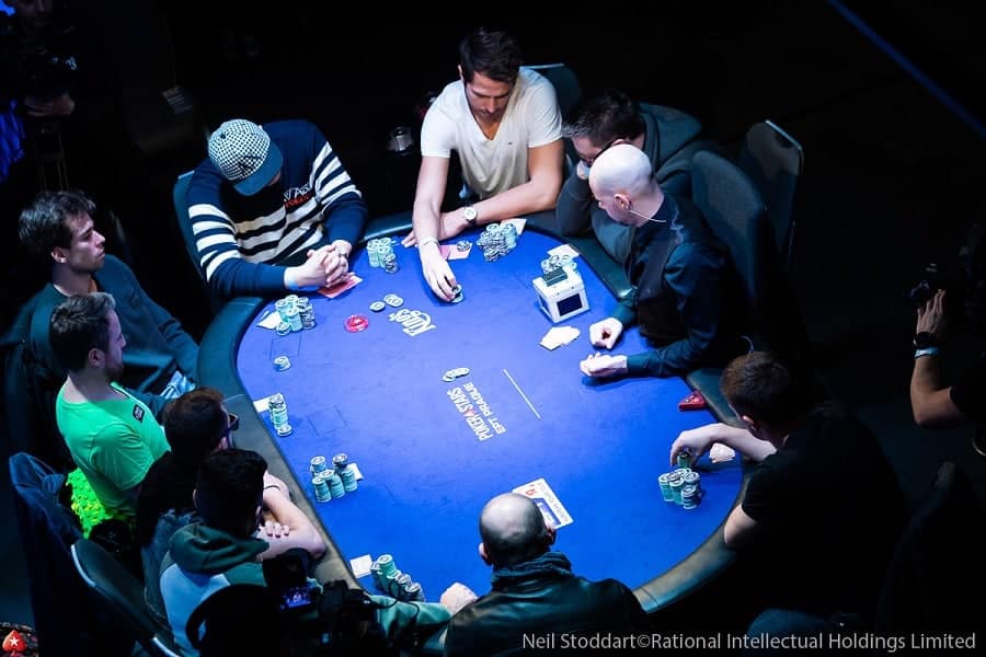 Doi dieu ve tro choi Poker cung mot bien the dac biet?