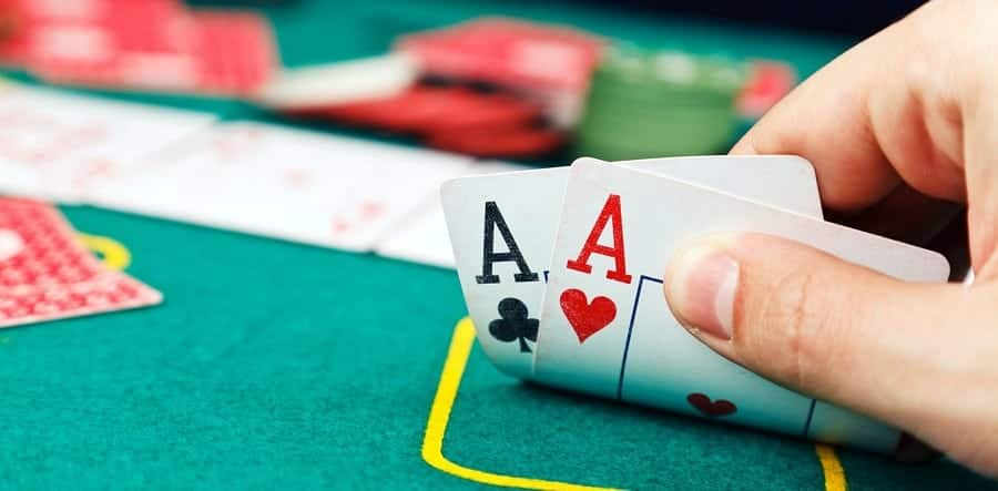 Thứ hạng bài trong poker như thế nào? Thu hang bai trong poker nhu the nao?
