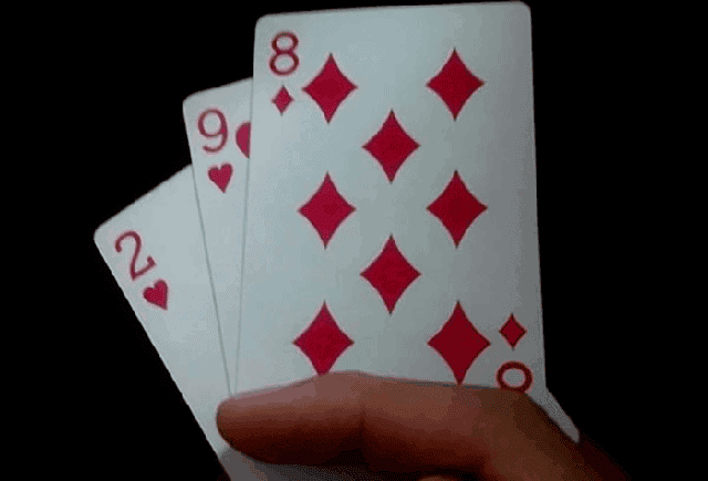 Choi bai 3 cay online dem lai vo so nhung tien nghi cho bai thu