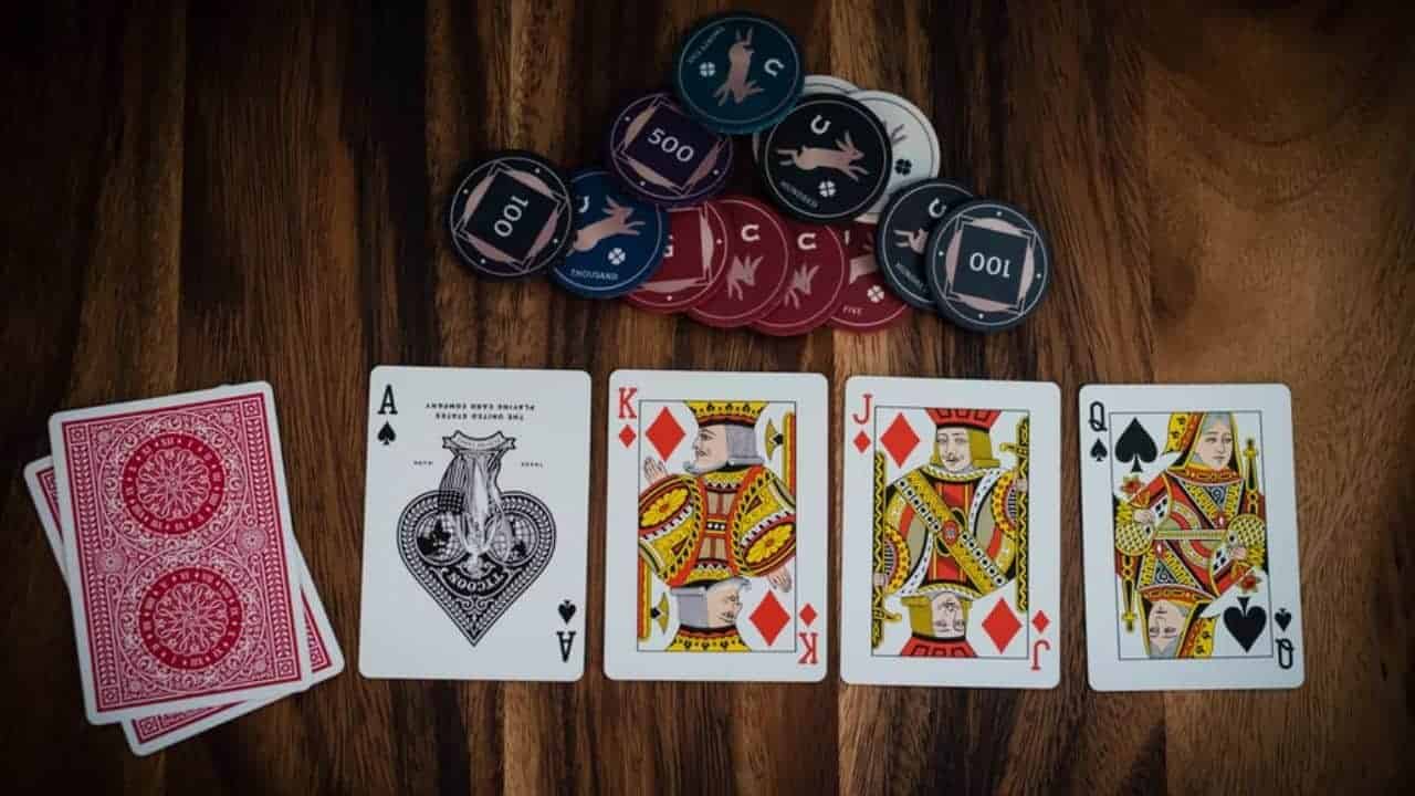 Kinh nghiem choi bai Poker giup ban tro thanh cao thu
