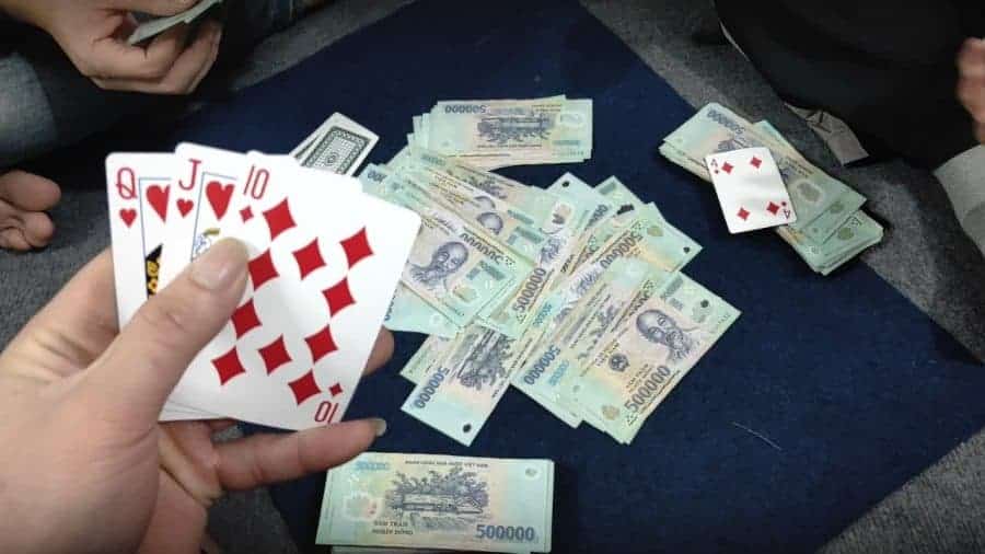 Phuong phap phong tranh viec gian lan khi choi bai lieng