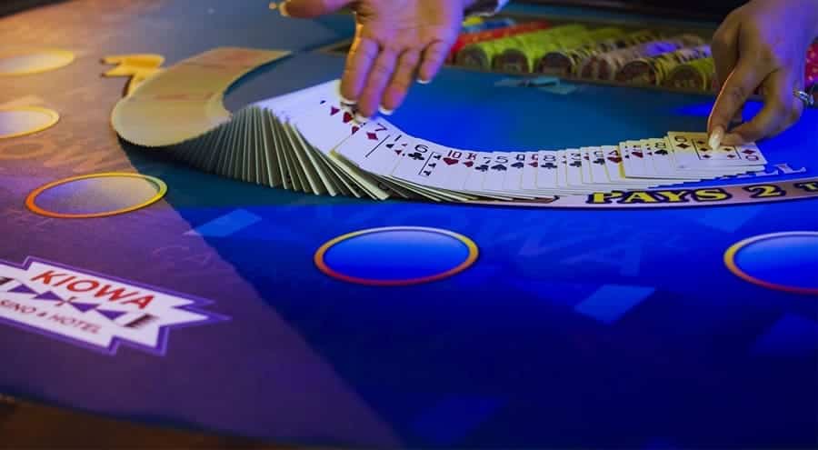 hoc va ap dung nhung cach choi blackjack truc tuyen sau de kiem tien