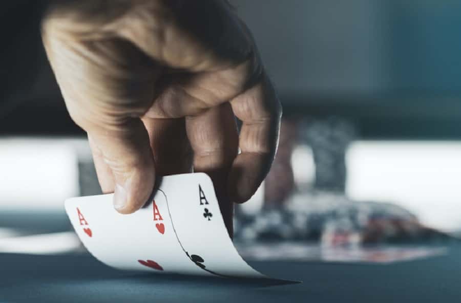 lam the nao de choi bai poker hieu qua va thang doi thu de hon?