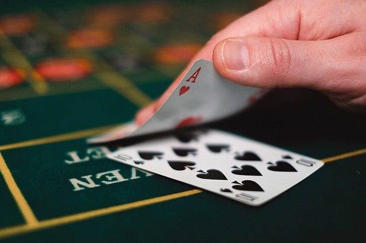 Áp dụng 3 cách chơi Poker thông minh sau để thắng được đối thủ