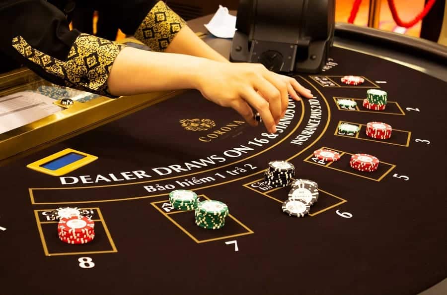 cao thu khuyen ban nen choi blackjack nhu sau de de thang cuoc hon