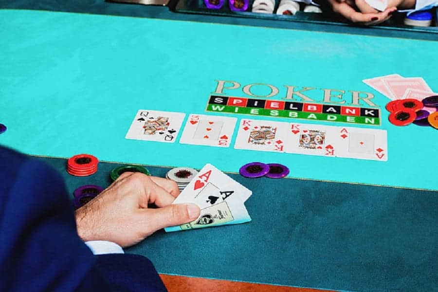chi ra nhung yeu to giup nguoi moi choi poker tu tin thang doi thu hon