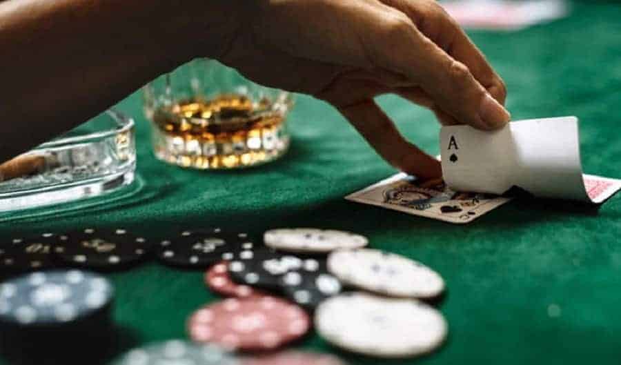 Để bạn chơi Poker tốt trong mọi tình huống hãy học các chia sẻ sau de ban choi poker tot trong moi tinh huong hay hoc cac chia se sau