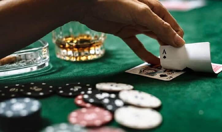 Những bài học cần tìm hiểu để nâng cao kỹ năng chơi Poker