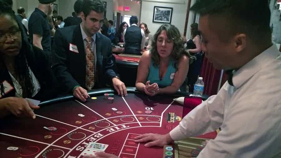 Một số tips hay giúp bạn chinh phục trò chơi Blackjack mà không tốn sức mot so tips hay giup ban chinh phuc tro choi blackjack ma khong ton suc