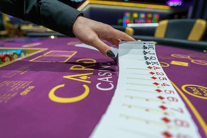 Những lý do bạn không nên đặt cược vào cửa Hòa trong Baccarat