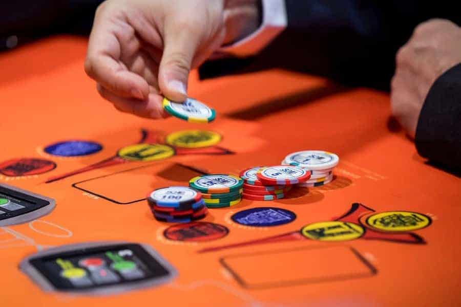 3 bi quyet giup ban choi poker luon tu tin va nhanh thang, kiem tien hon