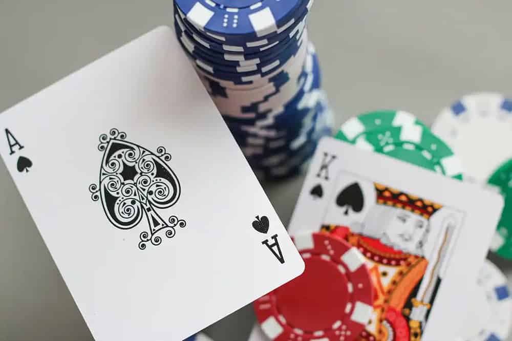 Cách chơi bài liêng chuẩn luật và chiến thuật dễ thắng cho người mới 2 Cach choi bai lieng chuan luat va chien thuat de thang cho nguoi moi 2