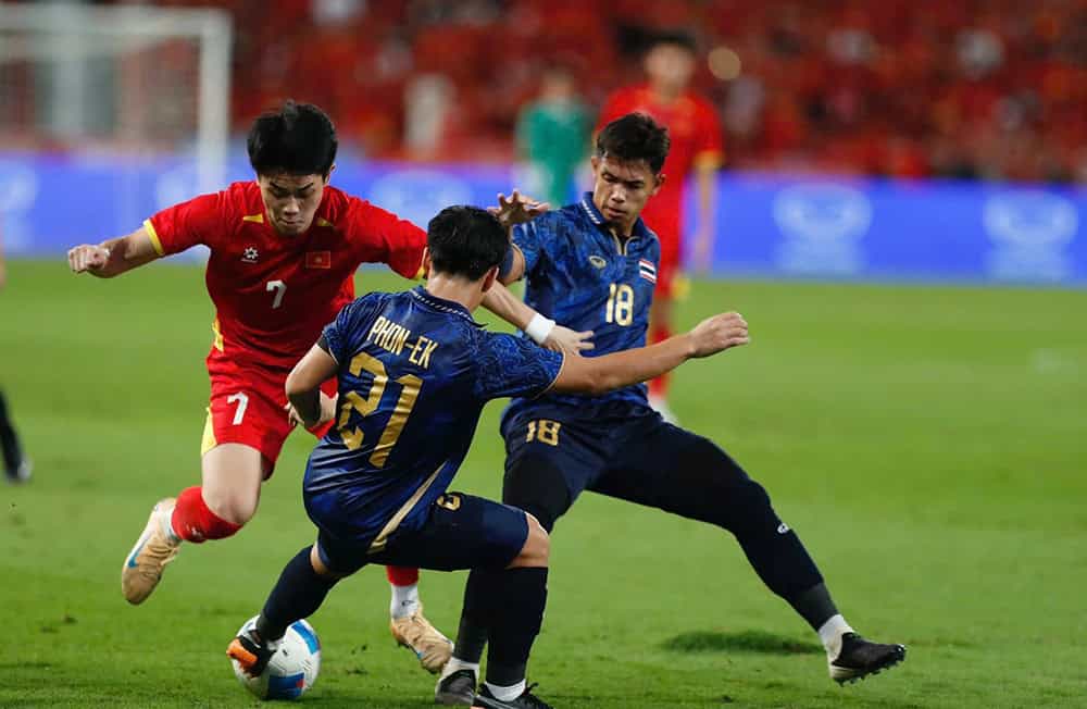 Tìm hiểu kèo live là gì cùng cách cược hiệu quả và hạn chế rủi ro phổ biến 2 Tim hieu keo live la gi cung cach cuoc hieu qua va han che rui ro pho bien 2